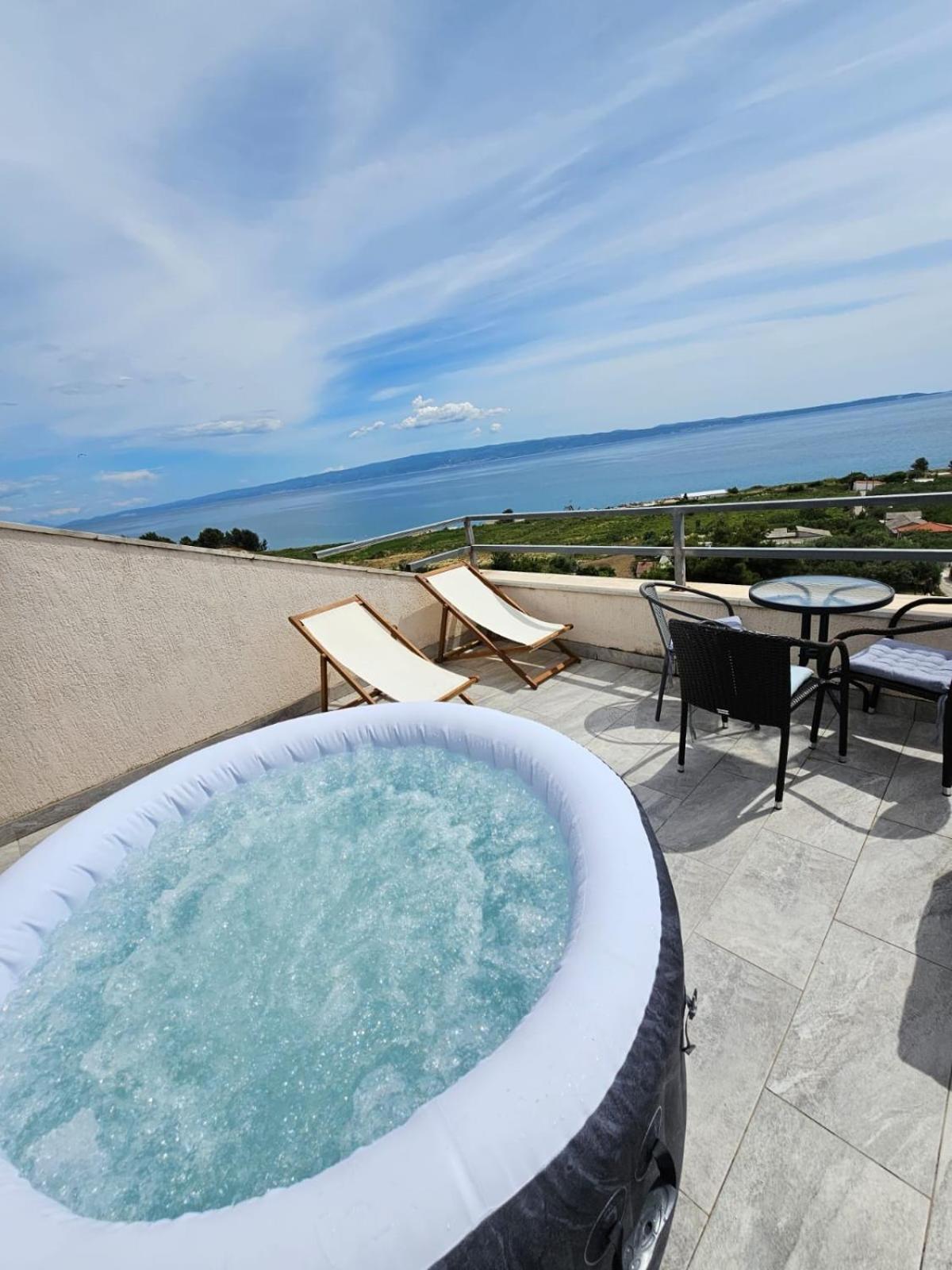 Sea View Apartment With Terrace Near The Beach Split Exterior photo